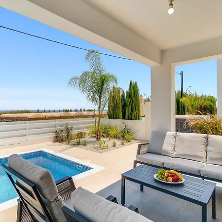 Alassia 19 By Ezoria Παραλίμνι