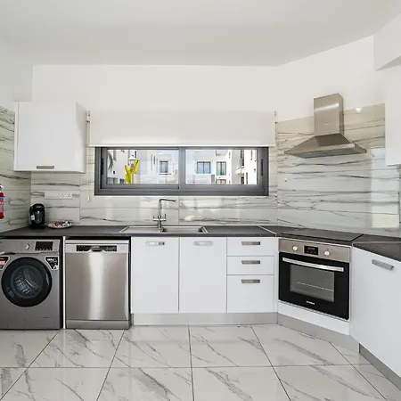 Alassia 19 By Ezoria *